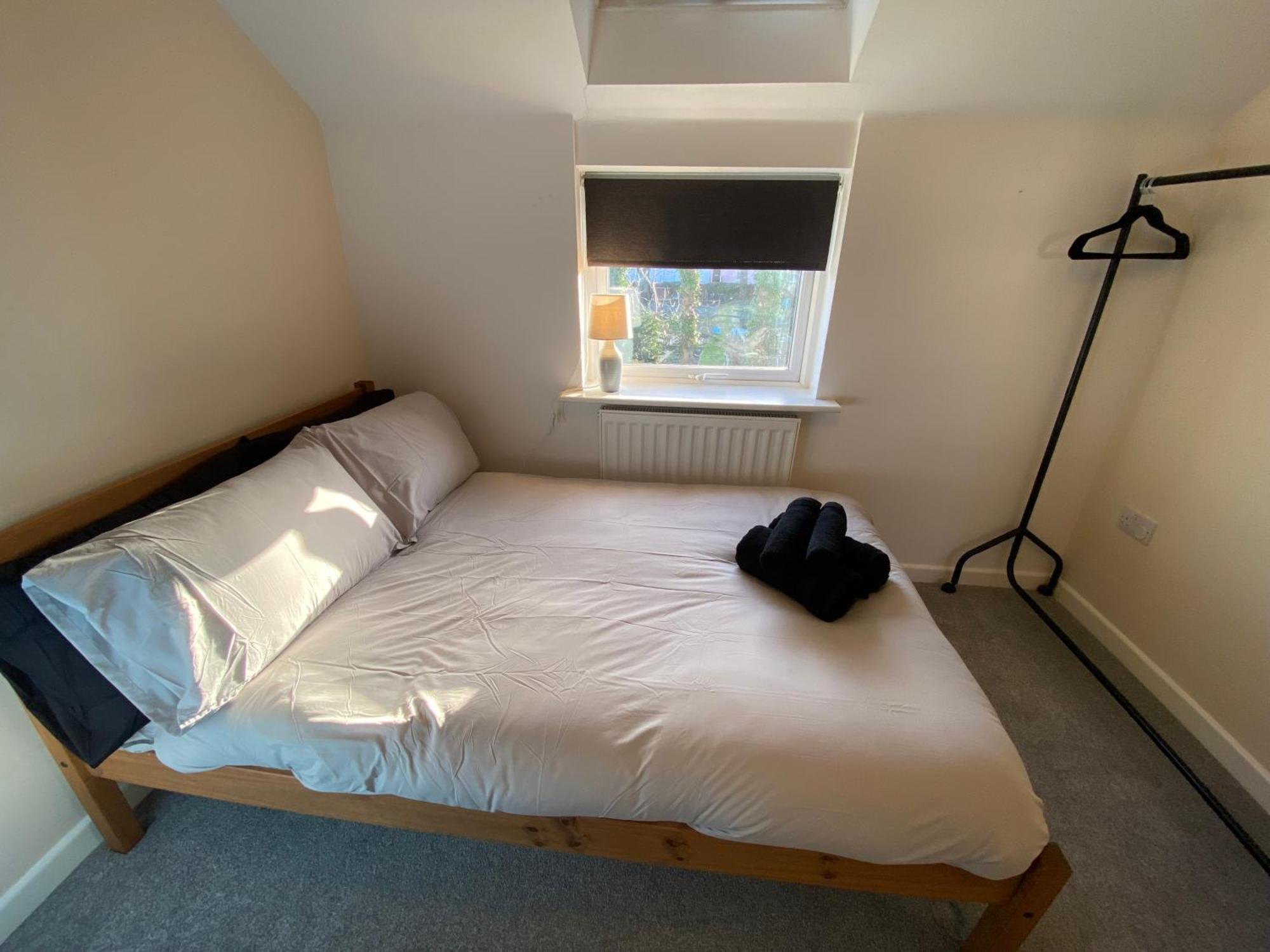 Casa de férias Cosy 3 Bedroom House, Bath Road, *